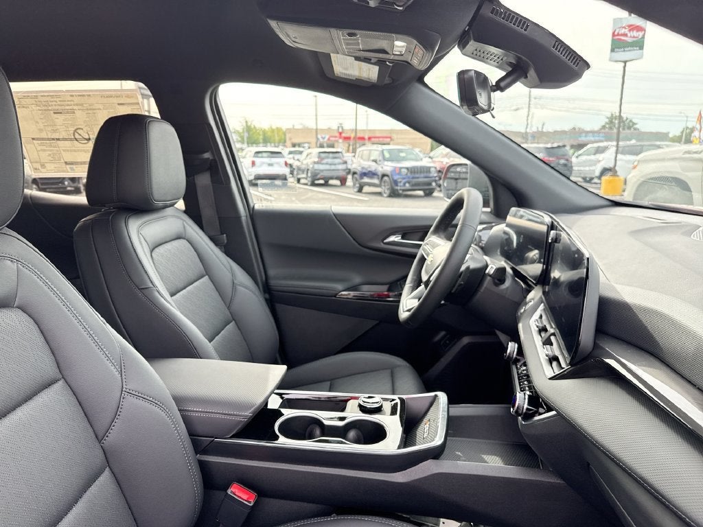 2027 Chevrolet Equinox LT - Photo 15