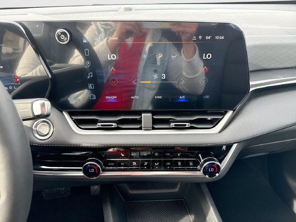 2027 Chevrolet Equinox LT - Photo 30