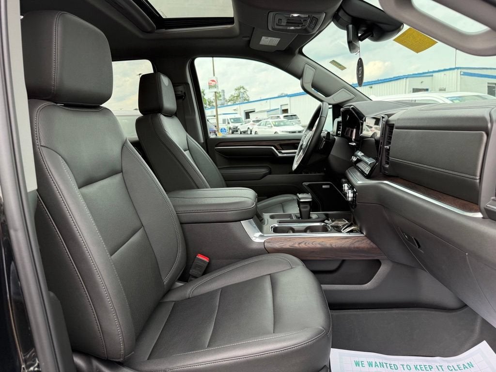 2025 GMC Sierra 1500 SLT