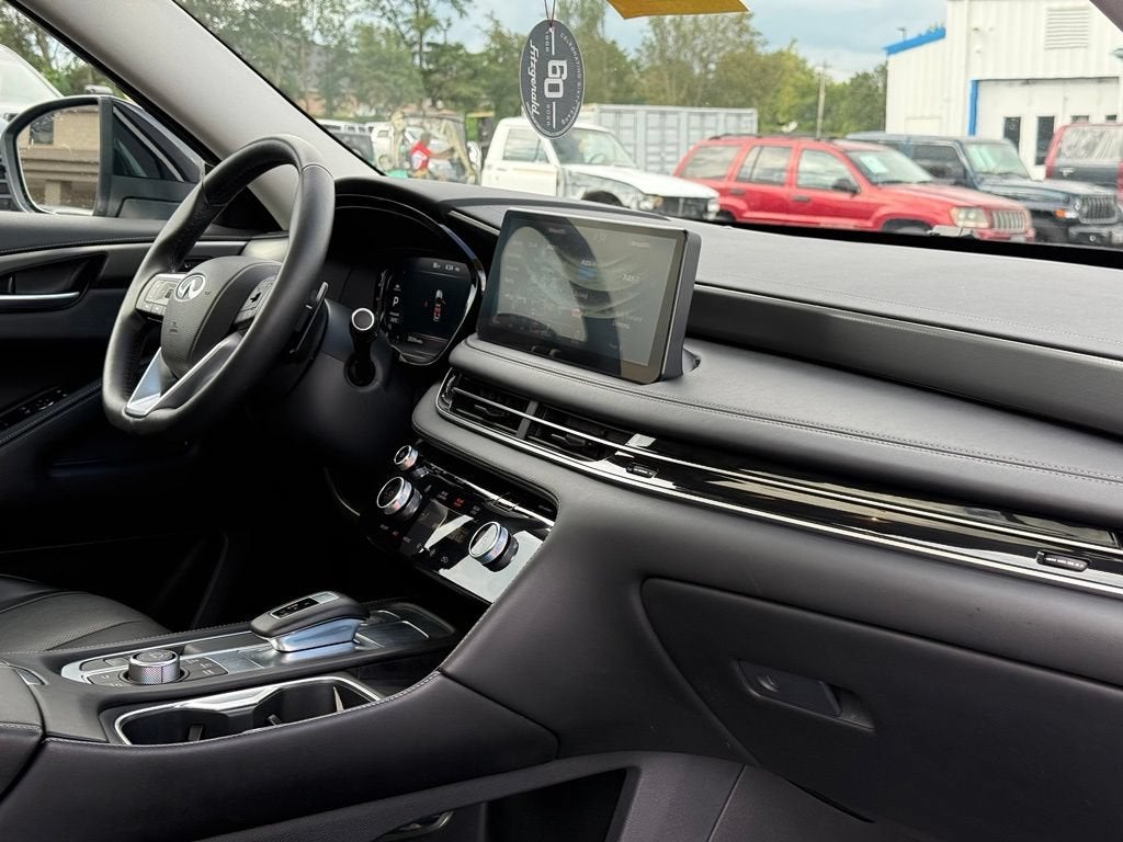 2024 INFINITI QX60 LUXE