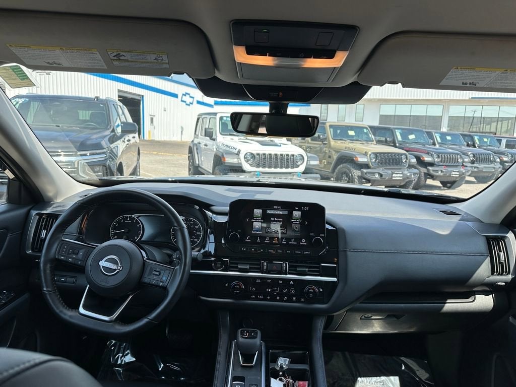 2025 Nissan Pathfinder SL 4WD