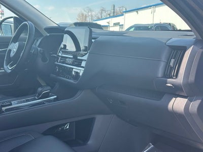 2025 Nissan Pathfinder SL 4WD