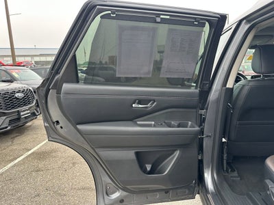 2023 Nissan Pathfinder Platinum 4WD