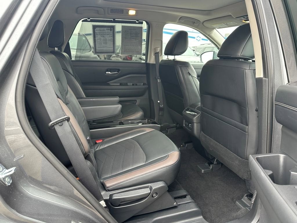 2023 Nissan Pathfinder Platinum 4WD