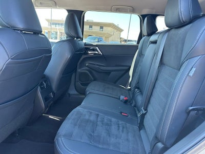 2024 Mitsubishi Outlander SE