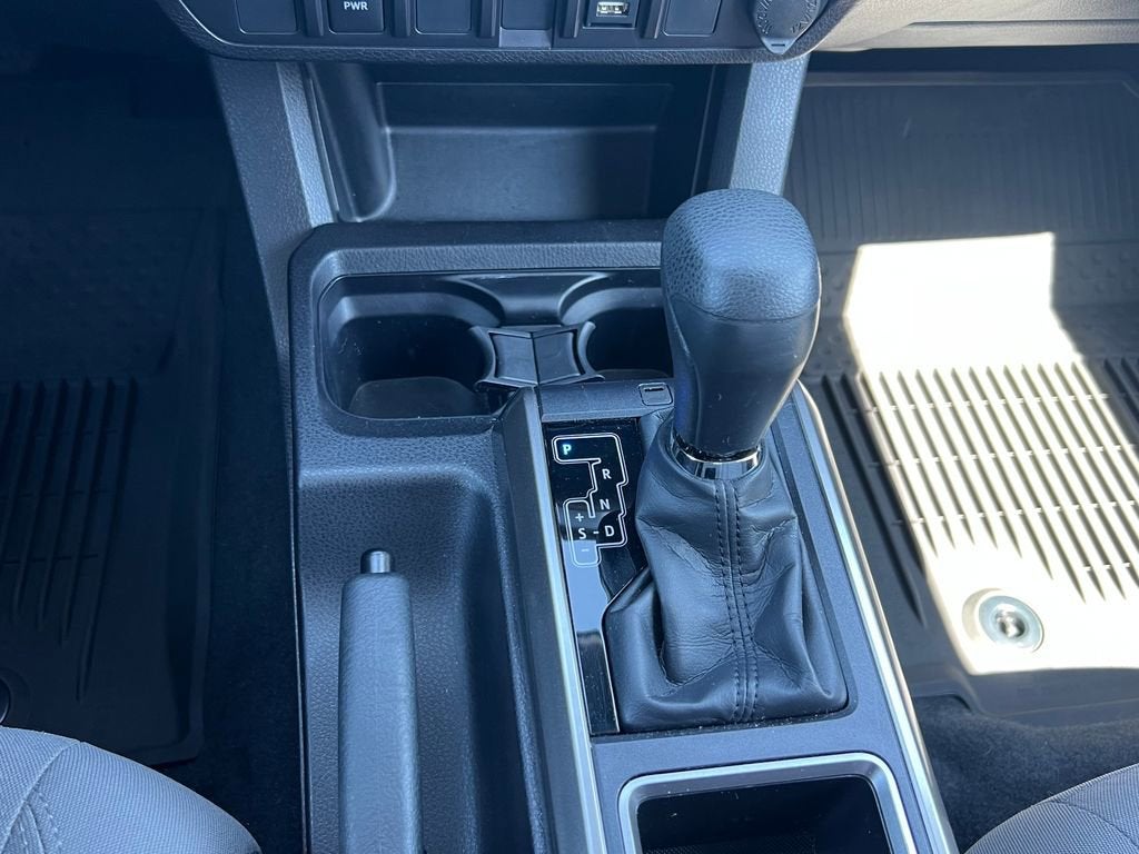 2022 Toyota Tacoma 4WD SR