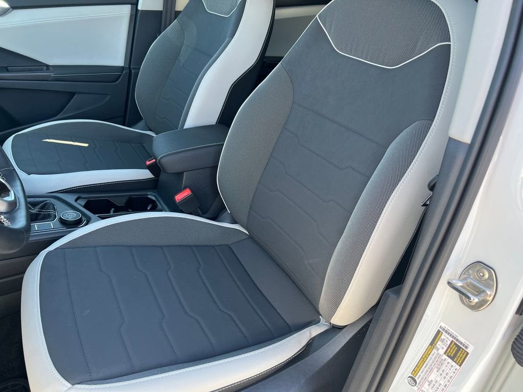 2025 Volkswagen Taos SE