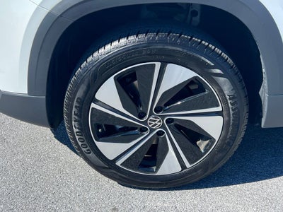 2025 Volkswagen Taos SE